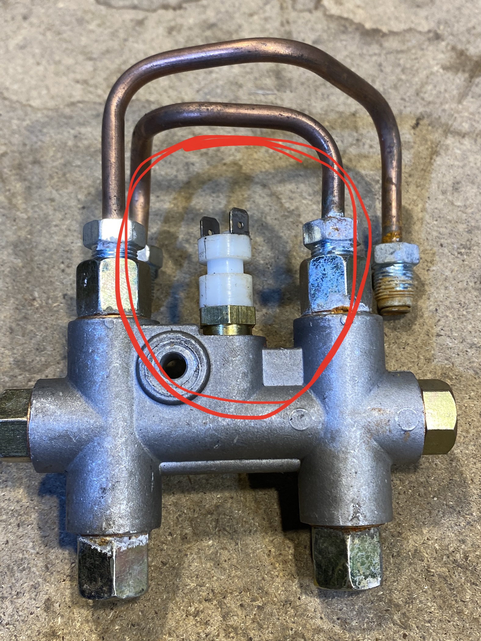 Remsensor voor hoofdremcilinder met dubbel reservoir - Img 5747 - 4584288
