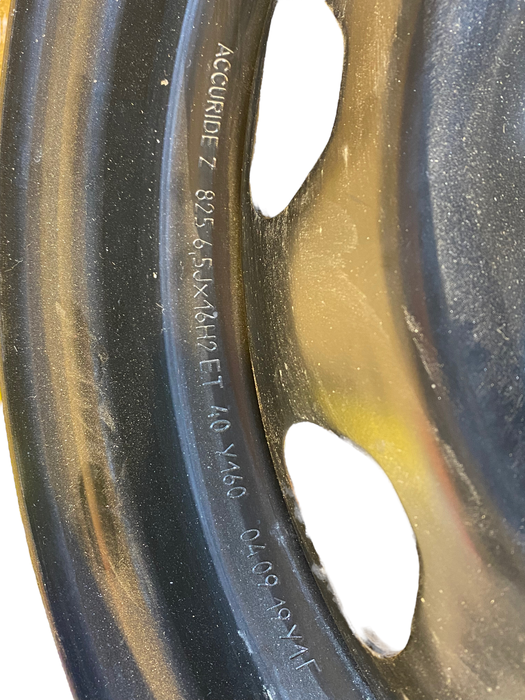UAZ velg 16 Inch zwart (per stuk) - M 2x wiel 16 in 1 - 3160-3101015 UAZ black