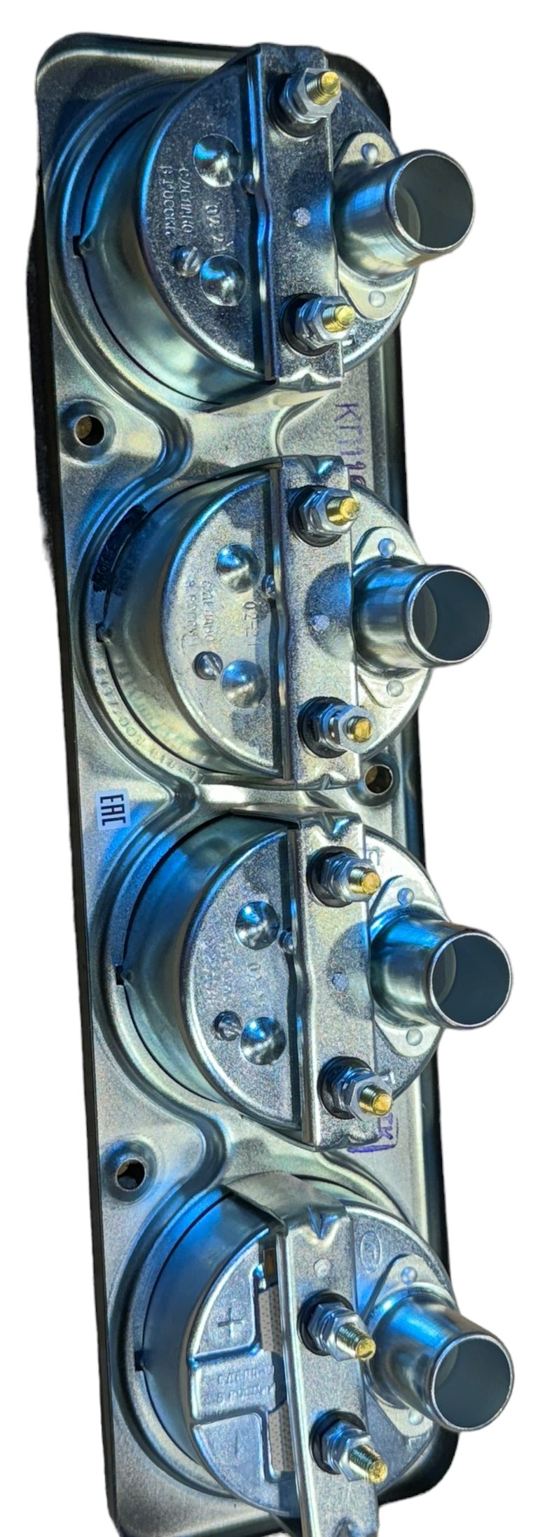 Dashboard met 4 klassieke metertjes (zonder waarschuwingslampjes) - Photoroom 000 20240229 115038 - 14.3805-02