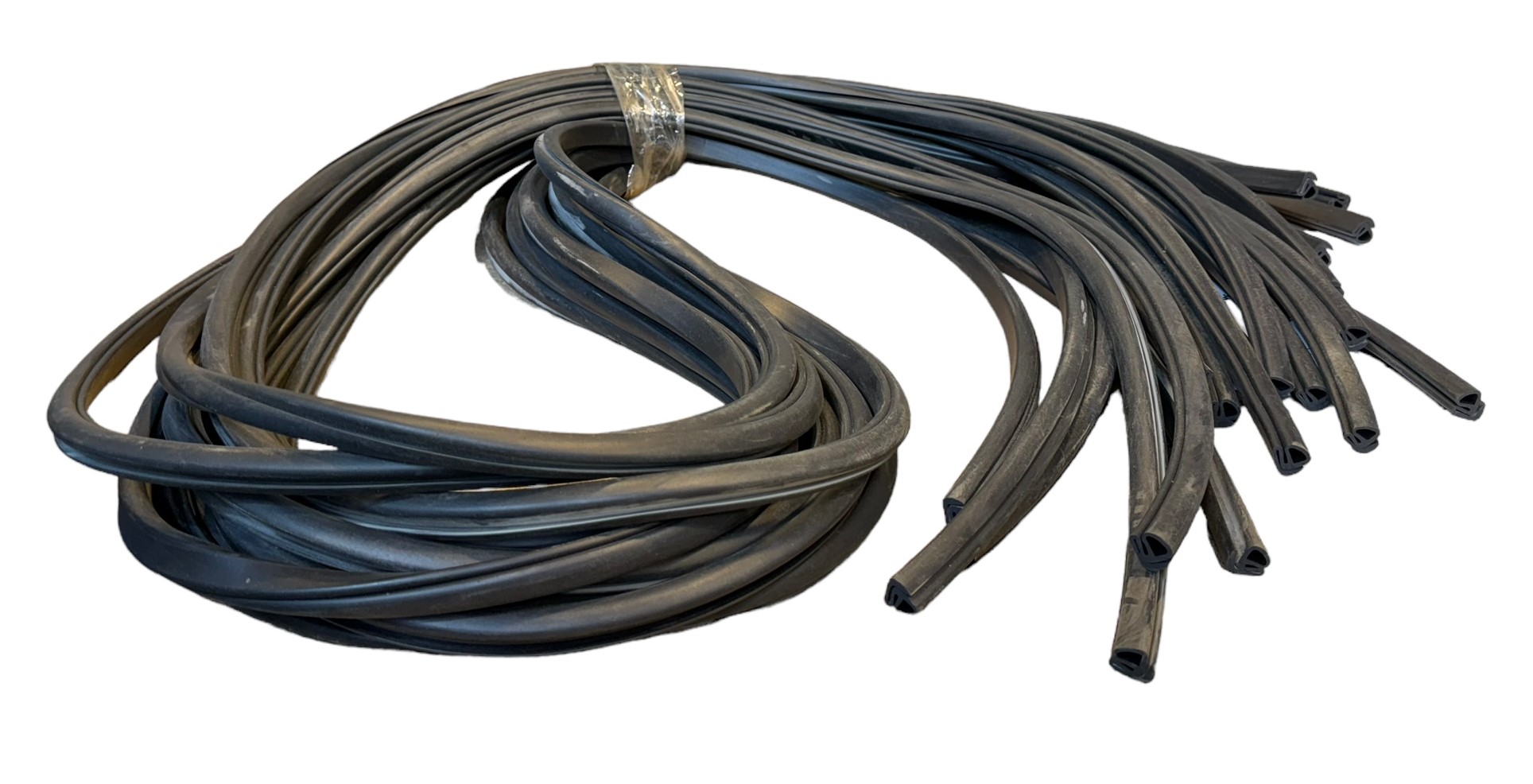 Afdichtingsrubber motorkap Buhanka - Photoroom 001 20240321 121047 1 - 451-8402130