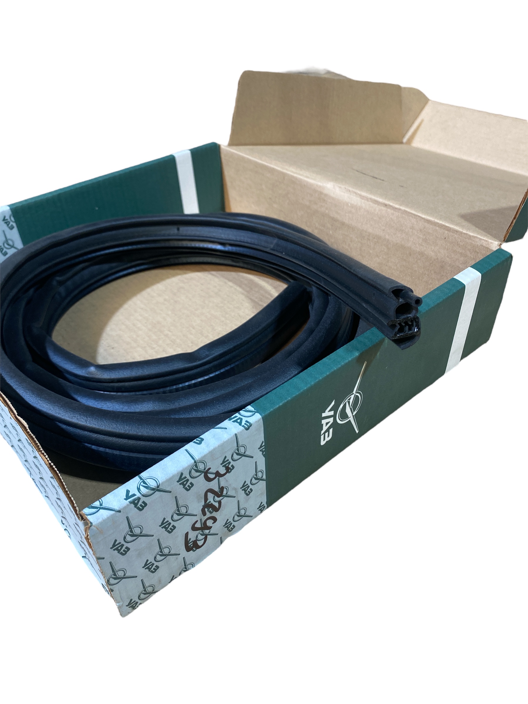 Afdichtingsrubber achterdeuren Patriot - Photoroom 20230918 113525 - 316300-6207018-10
